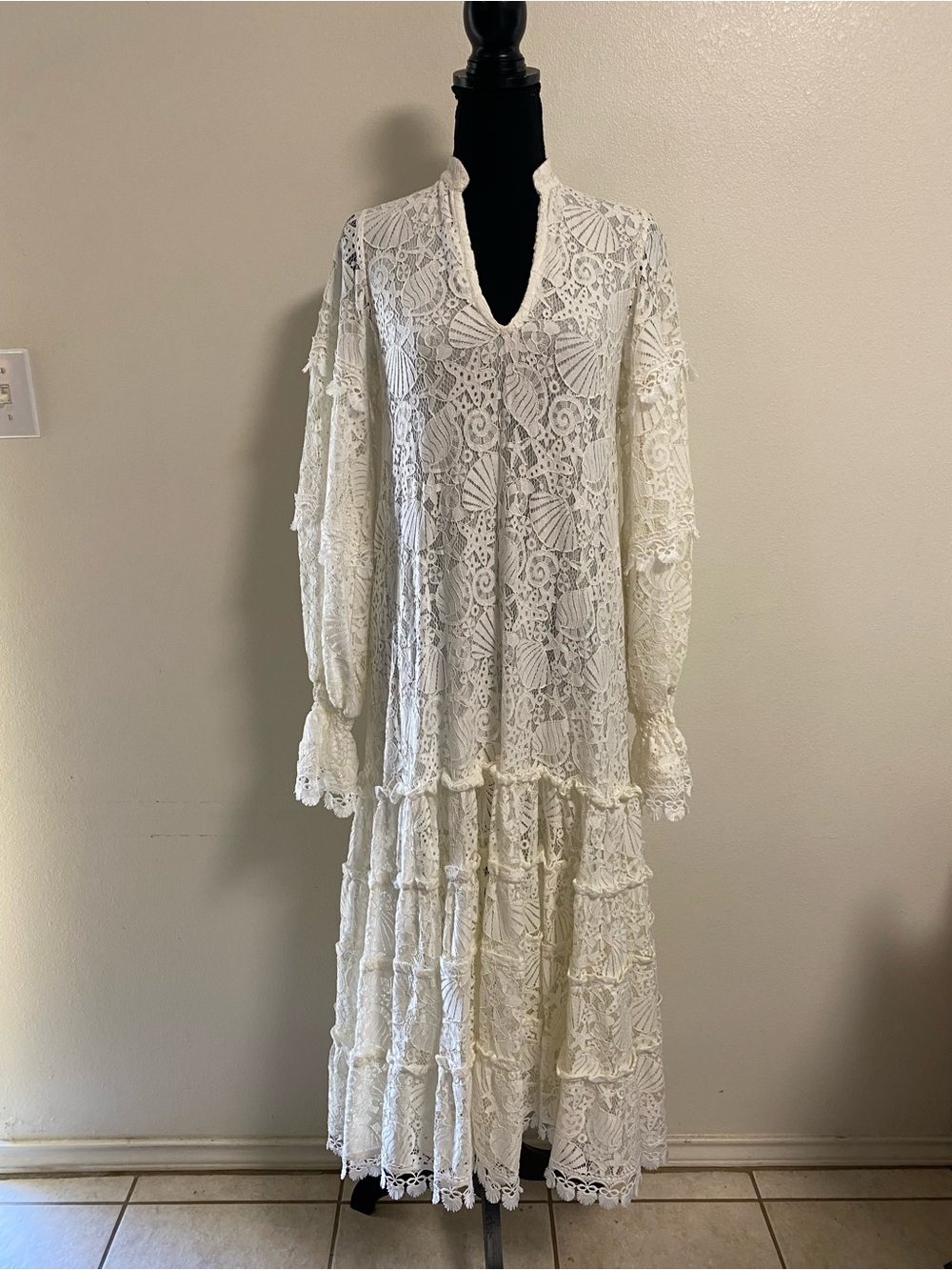Waimari Resortwear Lace Maxi Dress White Size XS V Neck Tiered Maxi Dress